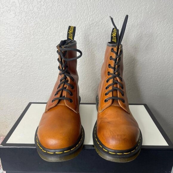 Dr. Martens 25403 Brown Leather Ankle Boots 8 Eyelets Lace Up Women's 7 US/5 UK - Picture 1 of 14